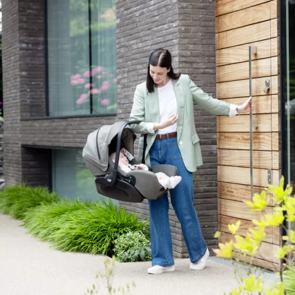 Joie i-Level™ Pro + i-Base™ Encore